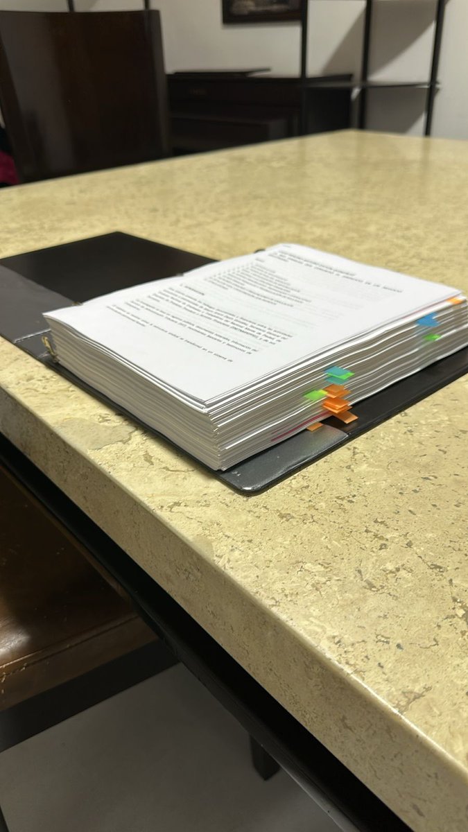 #Nacional Mientras miles de usuarios del Monte de Piedad siguen afectados por la huelga, una investigación destapa operaciones sospechosas del líder sindical Arturo Zayún 🏠💵

¿De dónde salió su fortuna? 🤔
Lee todos los detalles 👇📰

lachispaedomex.com/nacional/se-em…