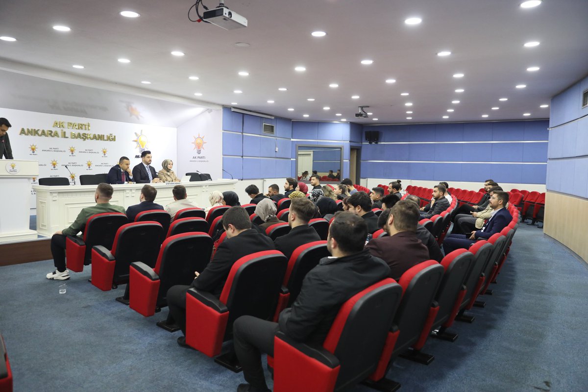 İl Gençlik Kolları Başkanımız <a href="/avhalilatasoy/">Halil ATASOY</a> ’un başkanlığında Olağan Yönetim Kurulu Toplantımızı gerçekleştirdik.