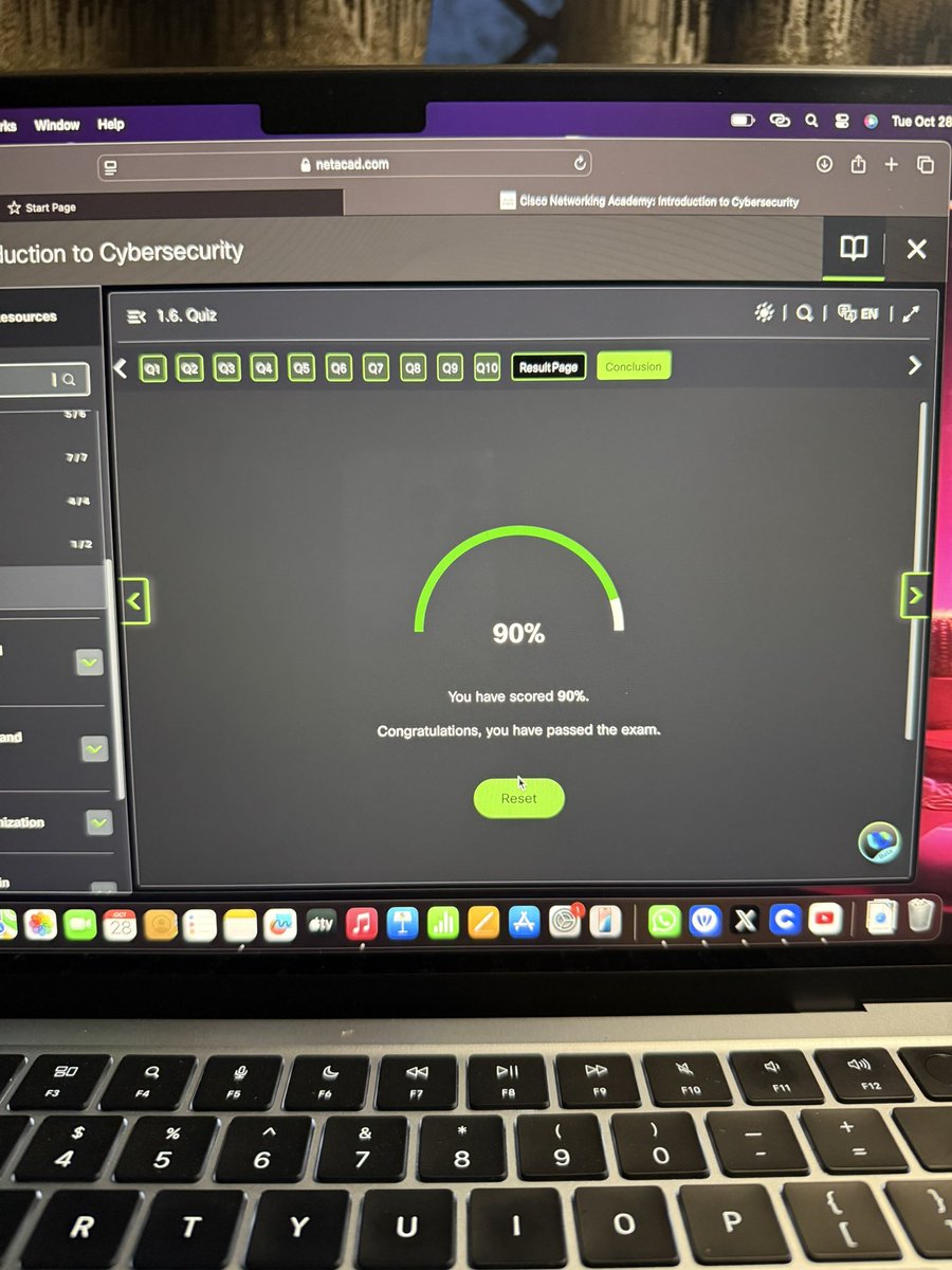 cutelittlewolff's tweet image. Day1 of my cybersecurity journey.
Completed module 1.
Earned myself some defender points at first try.
Passed my quiz (90%) at first try.
#100daysofcybersecurity
