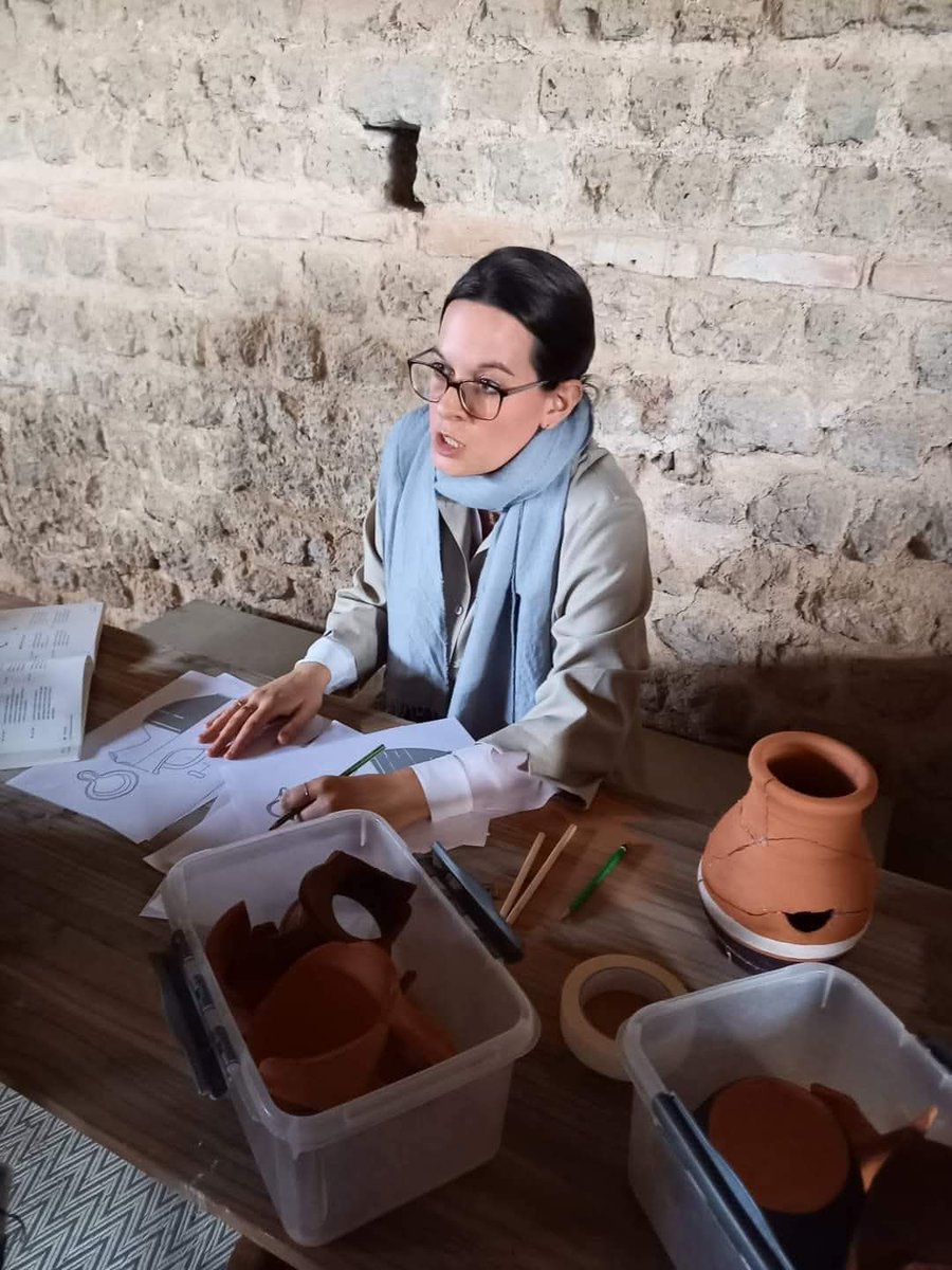 🔵 𝗦𝘂𝗲𝘂𝗿𝘀 𝗳𝗿𝗼𝗶𝗱𝗲𝘀 𝗮𝘂𝘅 𝘁𝗵𝗲𝗿𝗺𝗲𝘀 ! 😱
Les 30, 31 octobre et 1er novembre, vivez un jeu d'enquête grandeur nature au cœur des thermes gallo-romains parmi les mieux conservés d'Europe ! 🐦‍⬛
🌐 bit.ly/ToussaintCassi…
#Halloween2025 | #Halloween