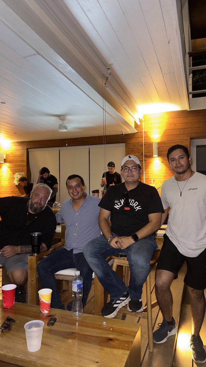 Bitcoin Roatan tweet media