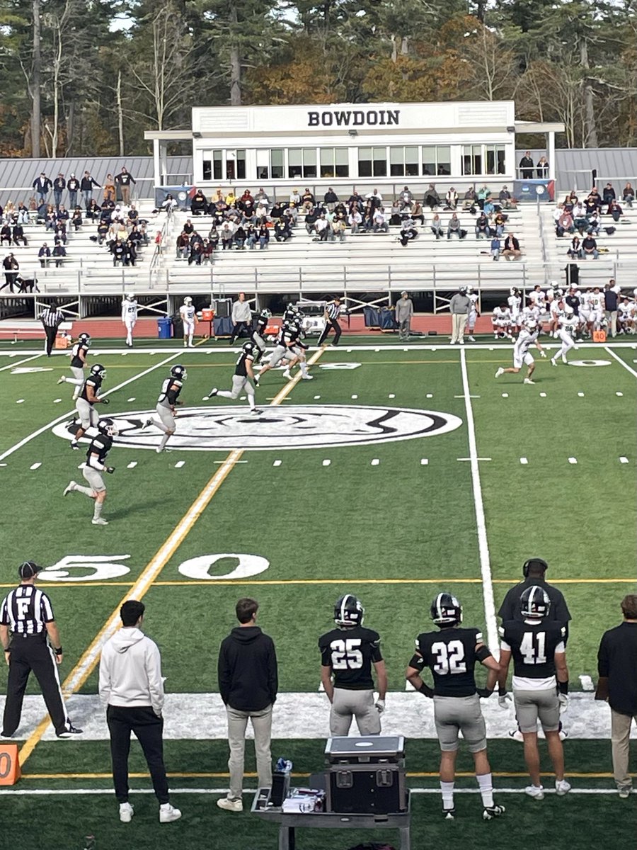 Huge thanks to <a href="/BowdoinFB/">Bowdoin Football</a> and <a href="/CoachBJHammer/">William Hammer</a> for having me out for a gameday this weekend. Really appreciated the hospitality and the chance to experience the program up close. #GoUBears