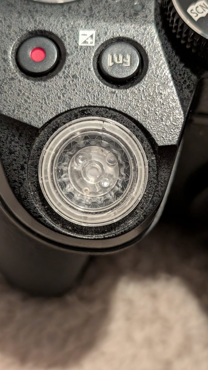nickyperry82's tweet photo. Evening all π
Would any #photographers happen to know the specific name for the shutter button for a #Panasonic #Lumix g80 please? It fits under the front dial as the back one does in the pic. Any help much appreciated.
#cameras #photography
#cameragear #cameraparts https://t.co/goUAZwJ0Kj