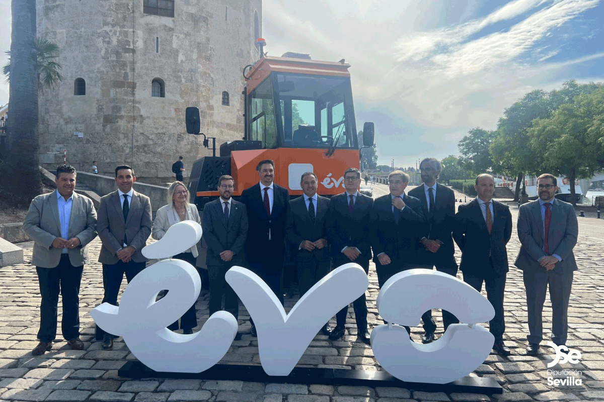 🟢 El diputado <a href="/GonzaloAulaga/">Gonzalo Dominguez</a> ha asistido a la presentación del H2 TRACTOR de EVO: la primera cabeza tractora para logística con pila de hidrógeno verde.

Un proyecto financiado con fondos Next Generation que demuestra el liderazgo de las empresas de nuestra provincia.👏