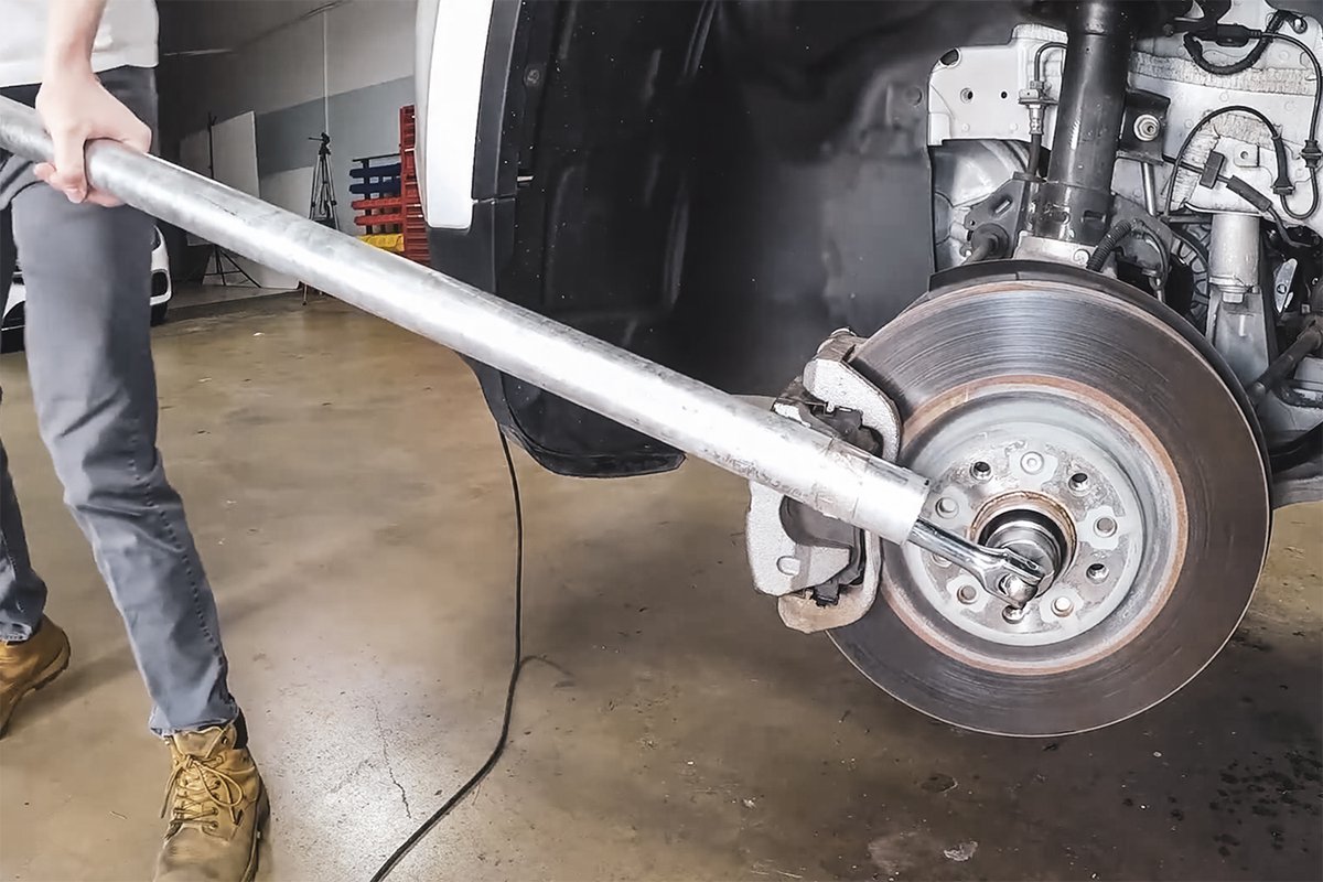 HaynesManuals's tweet photo. (🇺🇸) You don’t need a special tool for every job! Everyday items + a little know-how = garage genius. Check out 10 tool hacks you can start using today ⇢ https://t.co/2TiNbNOOjj 🛠️
#HaynesManual #HaynesShowsYouHow #tooltuesday https://t.co/72uwodLnKO