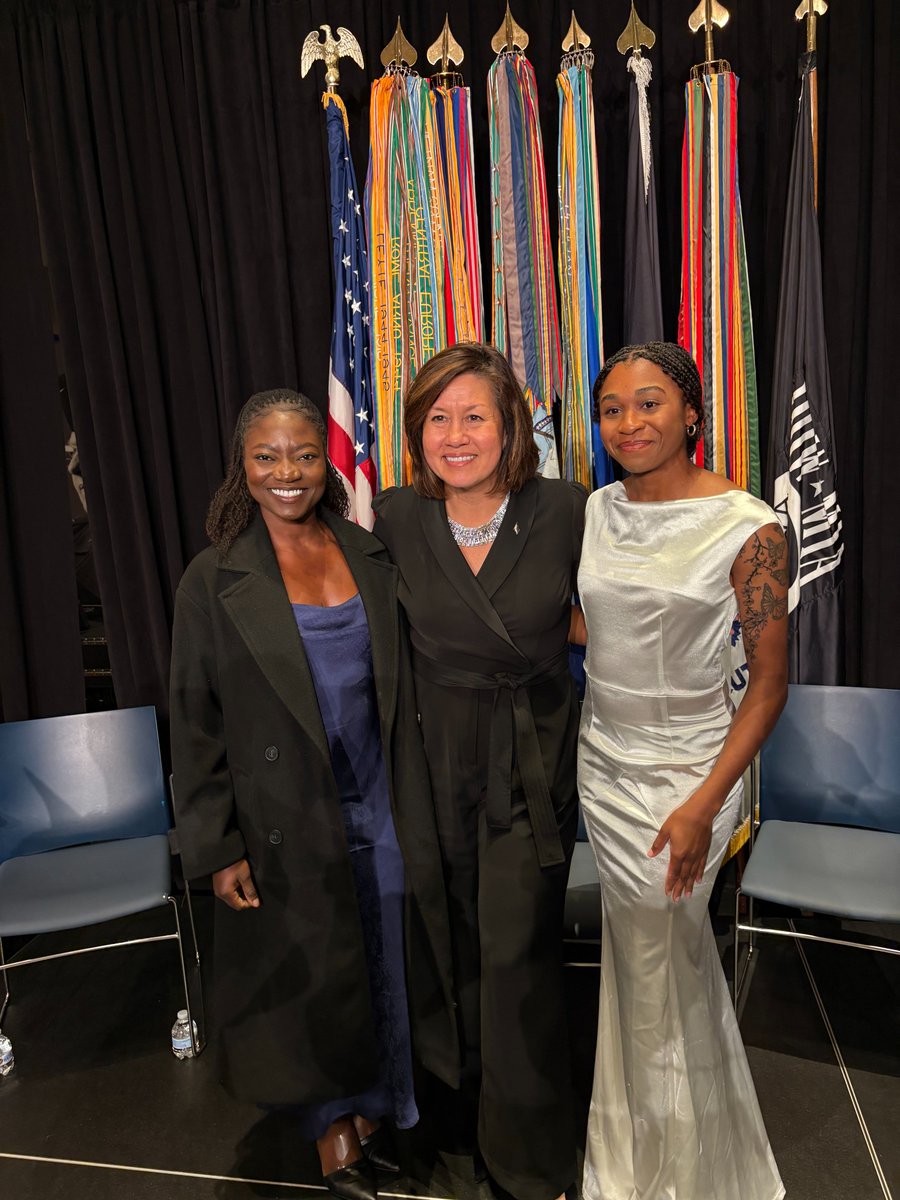 studentvets's tweet image. Jared, Tammy,  Maya Oliver and Sandra Asante were honored to attend the Military Women’s Memorial Gala, celebrating an unprecedented gathering of ten four-star generals whose leadership and service have paved the way for future generations.
