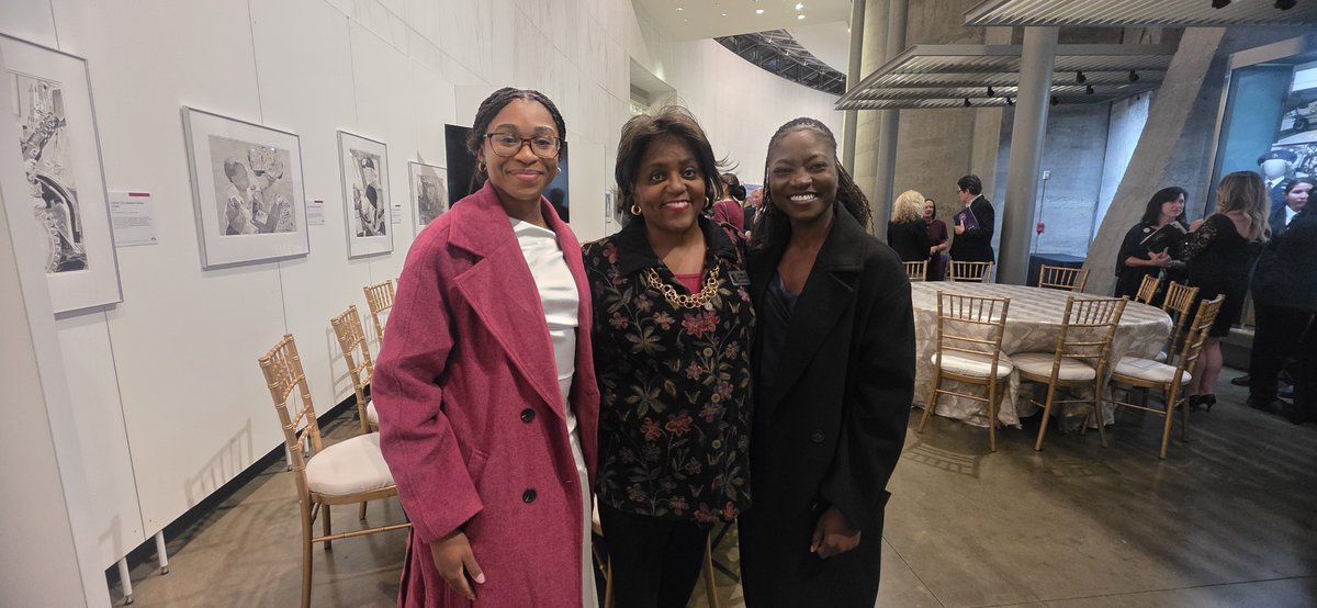 studentvets's tweet image. Jared, Tammy,  Maya Oliver and Sandra Asante were honored to attend the Military Women’s Memorial Gala, celebrating an unprecedented gathering of ten four-star generals whose leadership and service have paved the way for future generations.