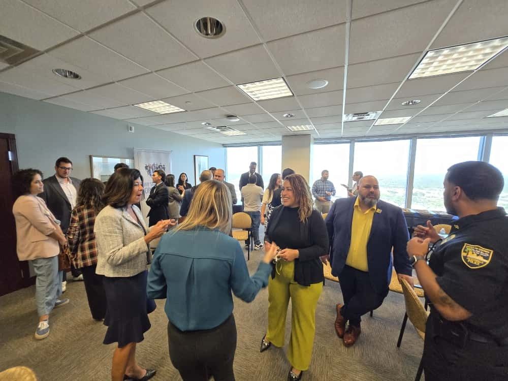 ProsperaUSA's tweet image. ☕✨ Connections, conversations, and coffee!
The Prospera team in Jacksonville joined the October Cafecito Social hosted by the First Coast Hispanic Chamber of Commerce to strengthen professional relationships and support community growth. 🤝💼

#Prospera #Jacksonville