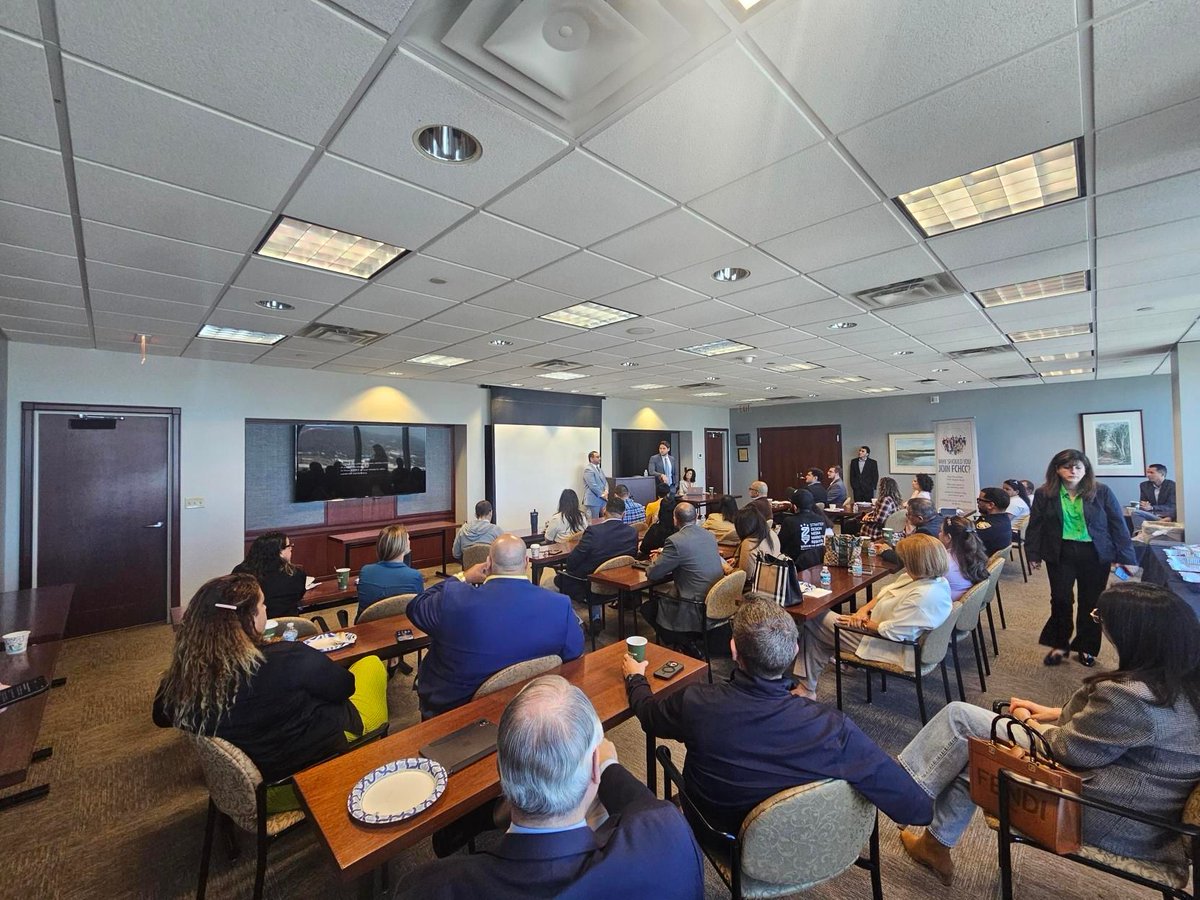 ProsperaUSA's tweet image. ☕✨ Connections, conversations, and coffee!
The Prospera team in Jacksonville joined the October Cafecito Social hosted by the First Coast Hispanic Chamber of Commerce to strengthen professional relationships and support community growth. 🤝💼

#Prospera #Jacksonville