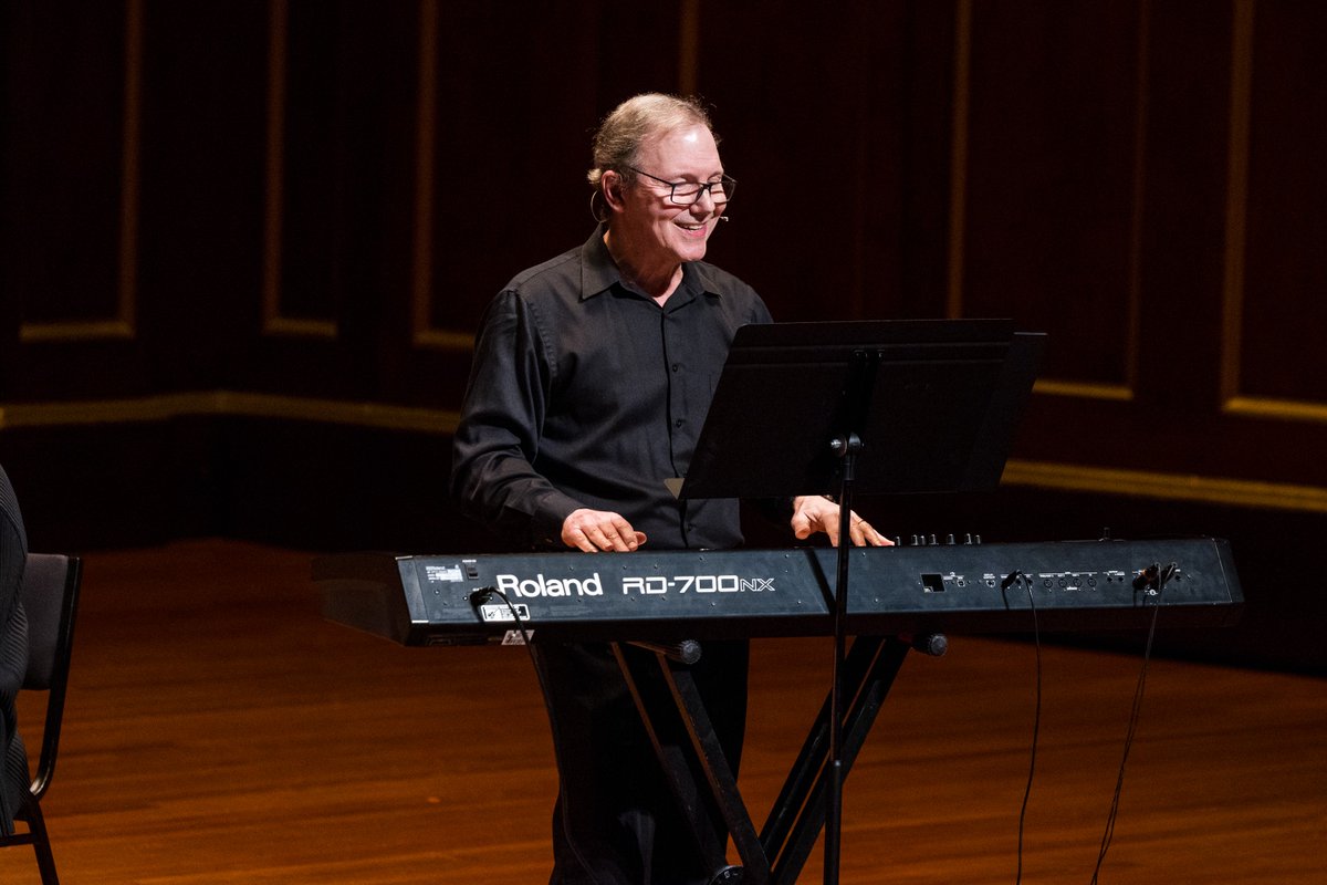 celebrityseries's tweet photo. Curiosity, insight, and music filled Jordan Hall as Rob Kapilow and the Balourdet Quartet explored the genius of Haydn’s string quartets!

📷 Photos by Robert Torres https://t.co/cXZuKc3tBR