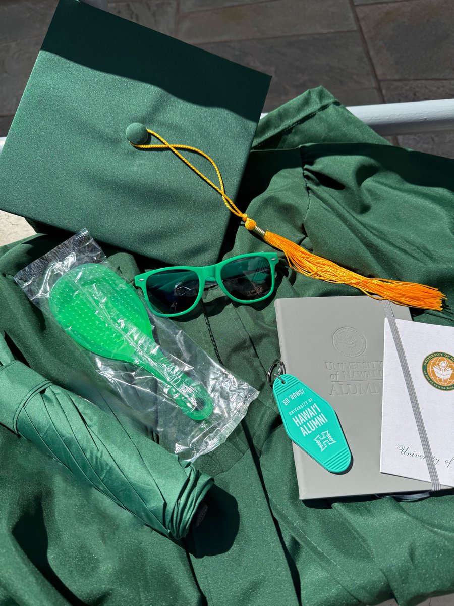 Manoa Bookstore (@manoabookstore) on Twitter photo Here's a sneak peak of the Alumni Grad Prize Pack! Stop by our Graduation Fair tomorrow (10/29) from 10 a.m. to 2 p.m. and enter to win these amazing prizes and get your all commencement information! Here's a sneak peak of the Alumni Grad Prize Pack! Stop by our Graduation Fair tomorrow (10/29) from 10 a.m. to 2 p.m. and enter to win these amazing prizes and get your all commencement information!