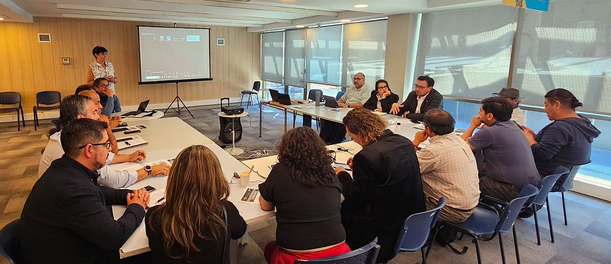 CTMIN_Chile's tweet image. Claudia Orellana, en representación de FESAM, expuso la experiencia sindical en reconversión laboral durante el diálogo sobre adaptabilidad laboral y cambio tecnológico.
#FESAM #Sindicalismo #CambioTecnológico