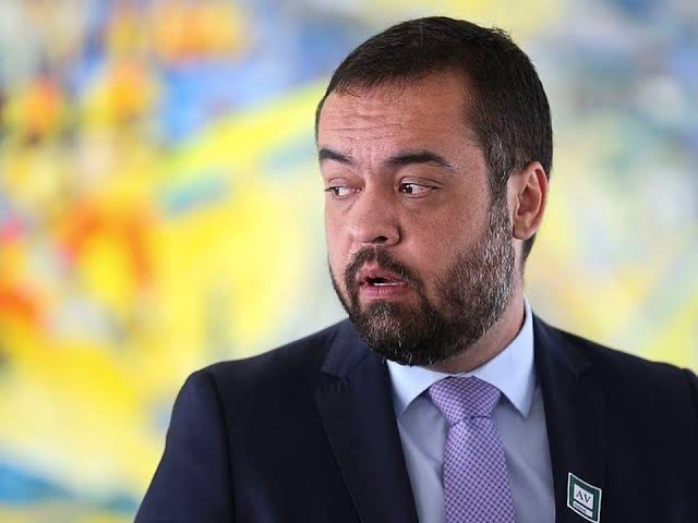 Cláudio Castro deflagrou uma operação de guerra sem planejamento algum, apenas para transferir ao governo federal a responsabilidade pelo caos que ele próprio alimentou ao longo de seu mandato.