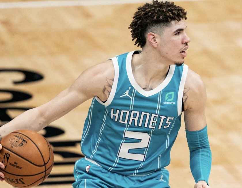 BetBettorSports's tweet image. 10/28 NBA PLAYER PROP CARD 🏀 📝 

$25 TO SOMEONE WHO LIKES+RTS WHEN WE SWEEP 🧹 

Norman Powell OVER 3.5 Rebounds
John Collins OVER 13.5 Points
LaMelo Ball OVER 5.5 Rebounds

Elusive sweep incoming? 👀 

#GamblingX #PrizePicks #Underdog #FreeBet #WinnersOnly #NBA