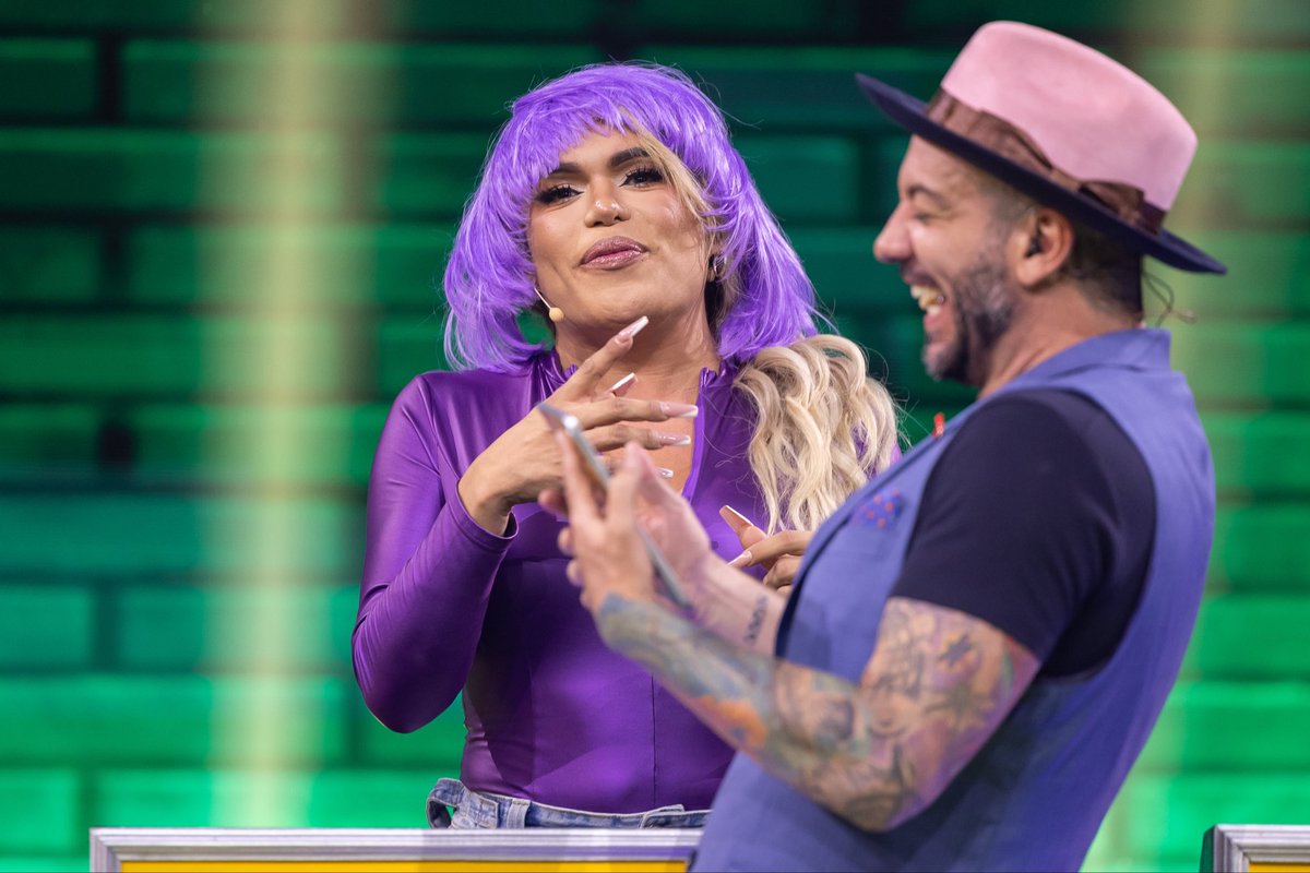 Hoy mi paisana  <a href="/LaWendyGuevara/">La Wendy</a> en Me caigo de risa !!! PROGRAMAZO!!! 7:30pm