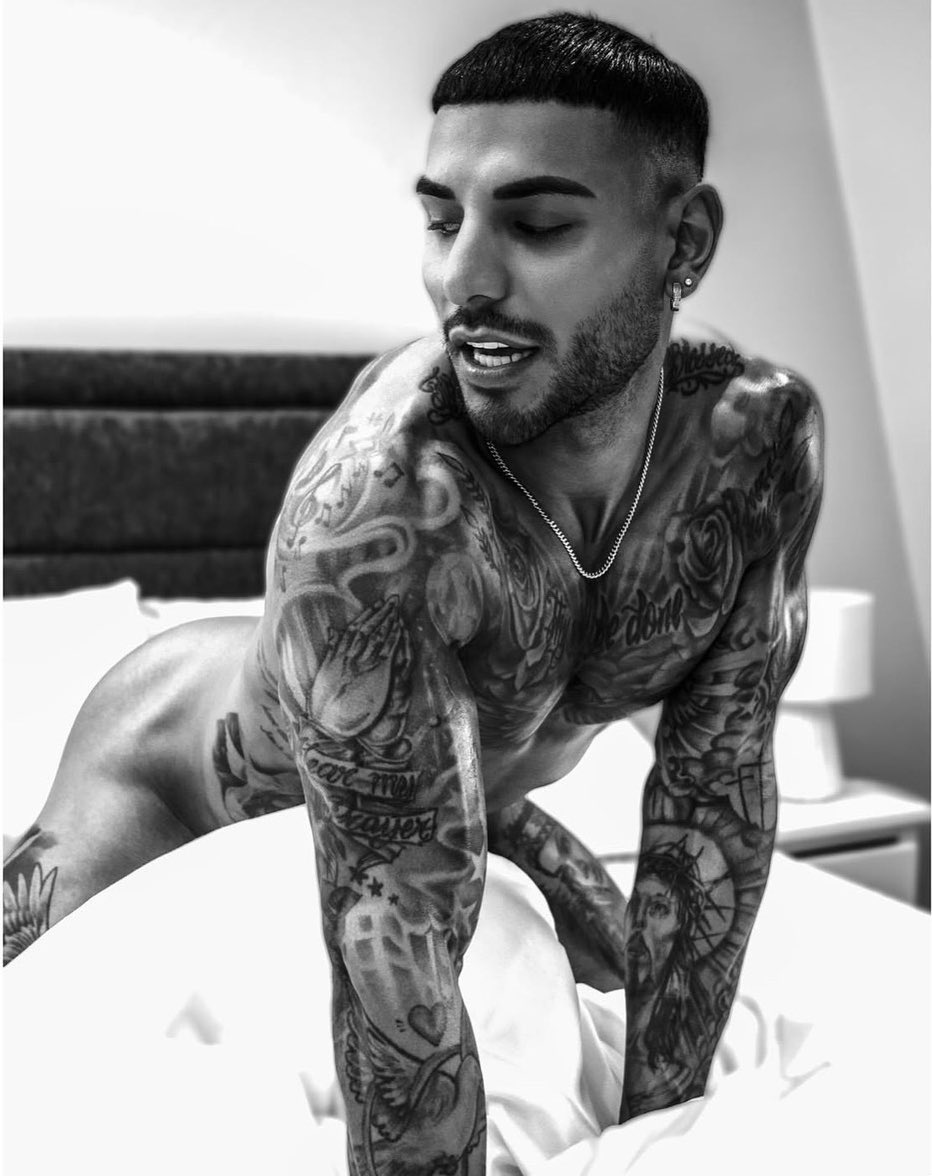 One of our favourite hunks the very naughty <a href="/MrExxxoticness/">Mr Exotic - 844K</a> for <a href="/JamesRupapara/">James Gray Rupapara</a> enjoy &amp; share 💋♥️