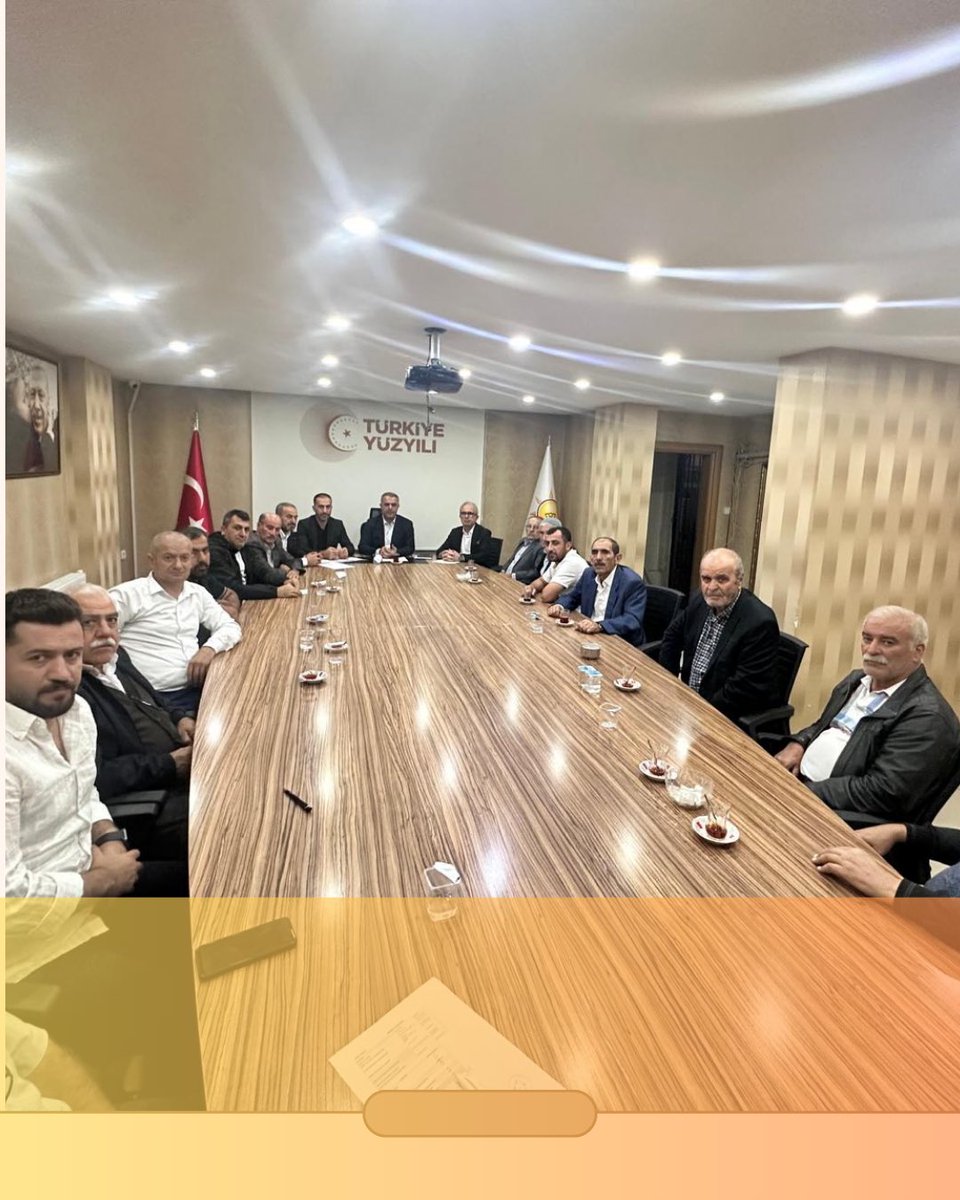 İl Başkanımız Sayın Hüseyin Şansi ve Teşkilat başkanımız Sayın Muhammed Şirinoğlu ; il mahalle koordinatörlerimiz ile birlikte Hilal ve Yenişehir Mahalle Başkanlarımız ile mahalle yönetimlerini İl Başkanlığımızda ağırlayarak istişare toplantısı gerçekleştirdi.

✔️ Toplantıda