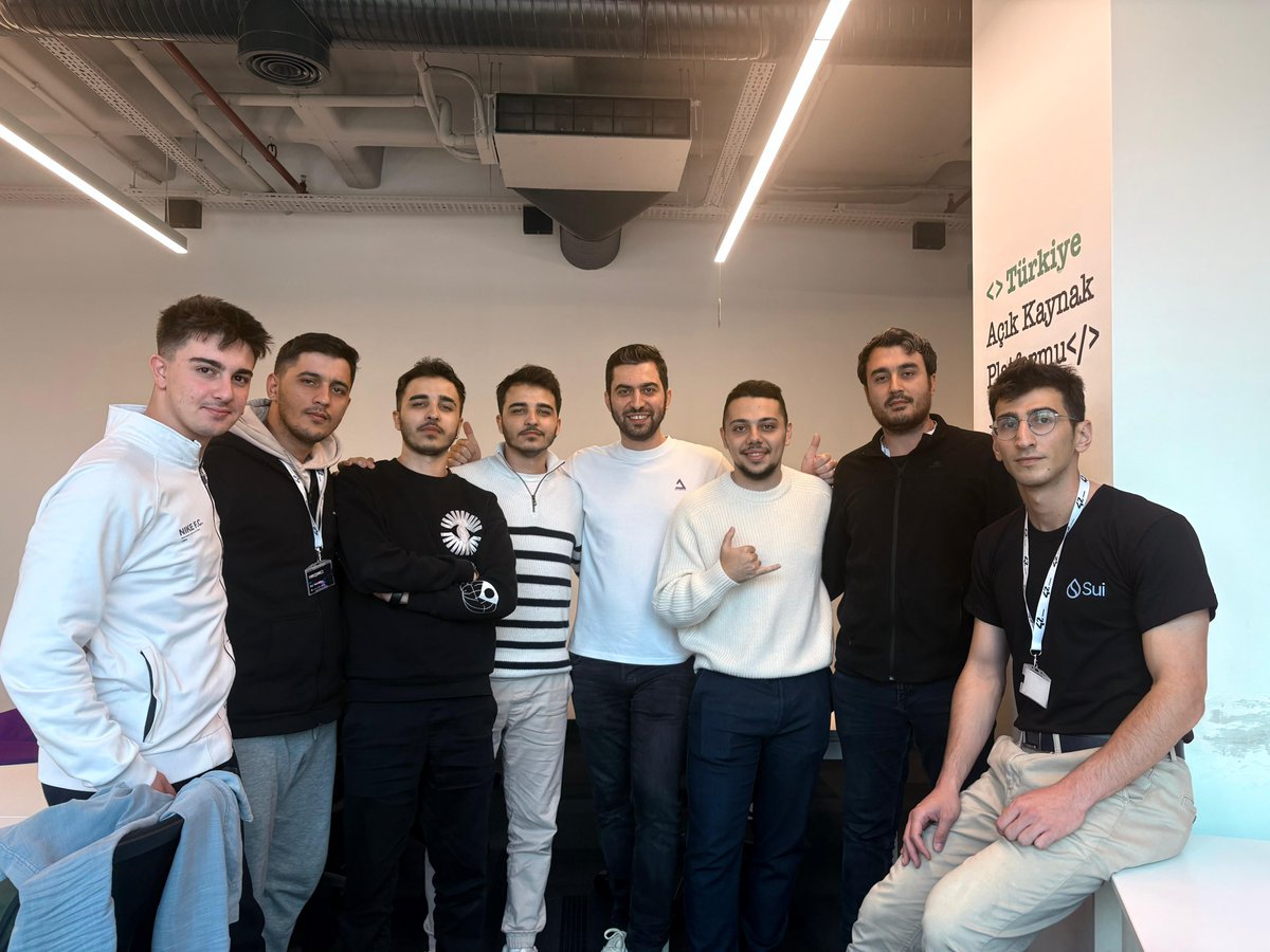 EgeCrypto's tweet image. What an incredible experience at the Sui Türkiye Hackathon!
Proud of our @OverBlock_ team for building, learning, and connecting with amazing people in the ecosystem. 💪