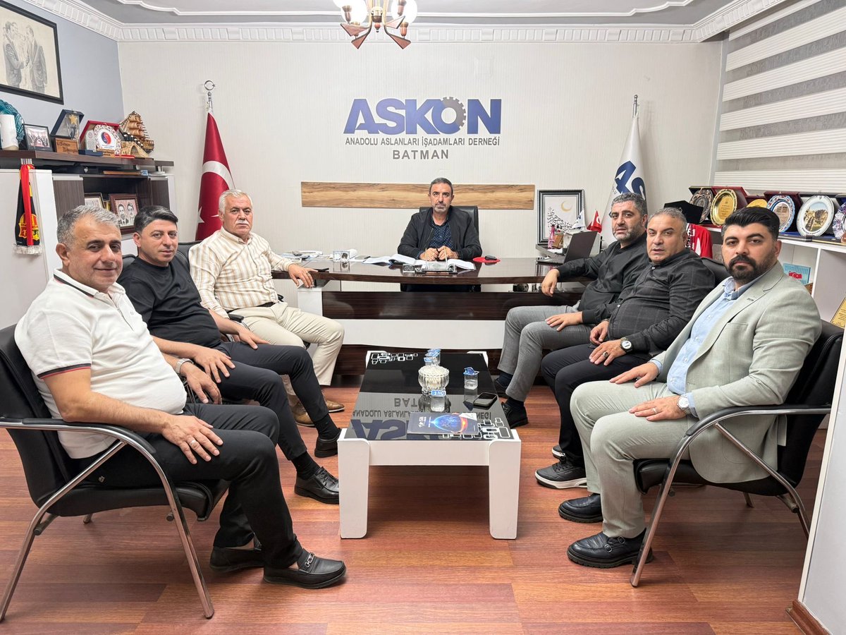 Haftalık yönetim kurulu toplantımızda, Şubemizin faaliyetlerini değerlendirerek, yeni projelerimizi planlamak ve üyelerimiz için yeni adımlar atmak vardı. 
<a href="/ASKON/">ASKON 🇹🇷</a> 
#millikalkınmanıngüçlüadı