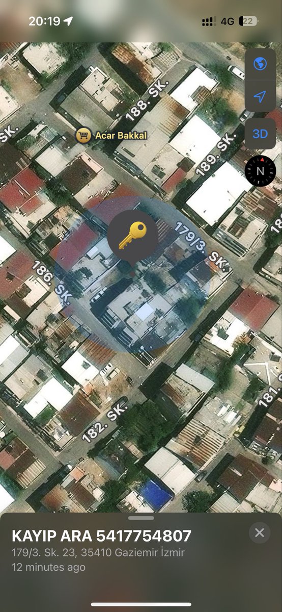 berilgzl's tweet photo. Airtag’i Alsancak Çocuk Şenliğinde düşürdüm. Şu an Gaziemir Emir mah. buradaki evlerin birinde, yardımcı olacak biri var mı? Kayıp işaretledim ve telefonum numarımı paylaştım. Tabii ki arayan yok! Yardım @EmniyetIzmir https://t.co/hLAMBaAJzD