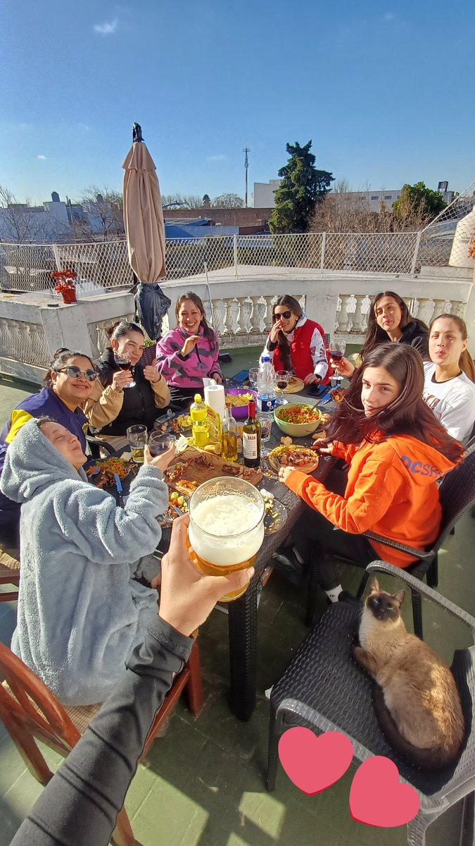 KaOpenMind's tweet image. #sefuelarga 💜 Miren el también sale en la foto grupal con mos amigas 🥰