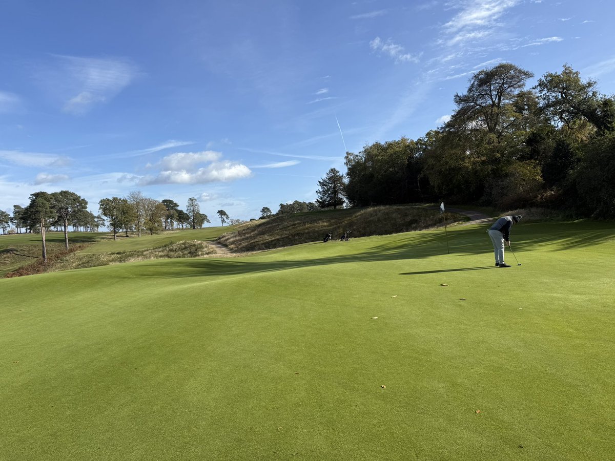 c86low's tweet image. Great course visit to see @TheAddingtonGC today! Met up with @JDTaylor_ to discuss course changes ahead of future projects at @HearsallGC! Some fantastic views and surfaces on show! #turf #golf #golfcourse