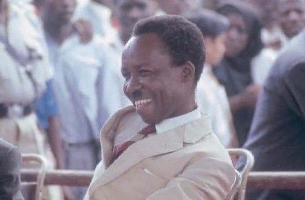 "wanaondoa wanafunga ndoa ila wanasahau kufunga mlango ndo mama yeyote anaingia" - dizasta vina