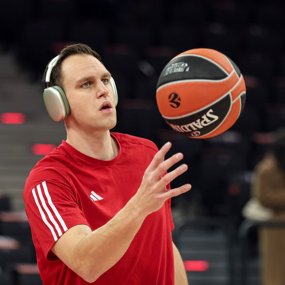 FCBBasketball's tweet photo. Look who's back in our lineup! 

Our squad for #BAYRMB: Voigtmann - Rathan-Mayes - da Silva - Hollatz - Lucic - Baldwin - Obst - Jessup - Gabriel - Mike - Jovic - Kratzer.

#FCBB #WeBallTogether https://t.co/wLxkxacNuK