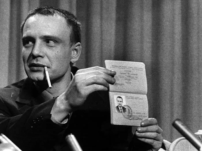 DavidIlnitsky's tweet image. Он был настолько ценен, что его в 76 году обменяли  на лидера компартии Чили Луиса Корвалана...

Владимир Буковский:
«несчастная страна, где простая честность воспринимается в лучшем случае как героизм, в худшем-как психическое расстройство»

Сегодня день его памяти...    🙏🕯🙏