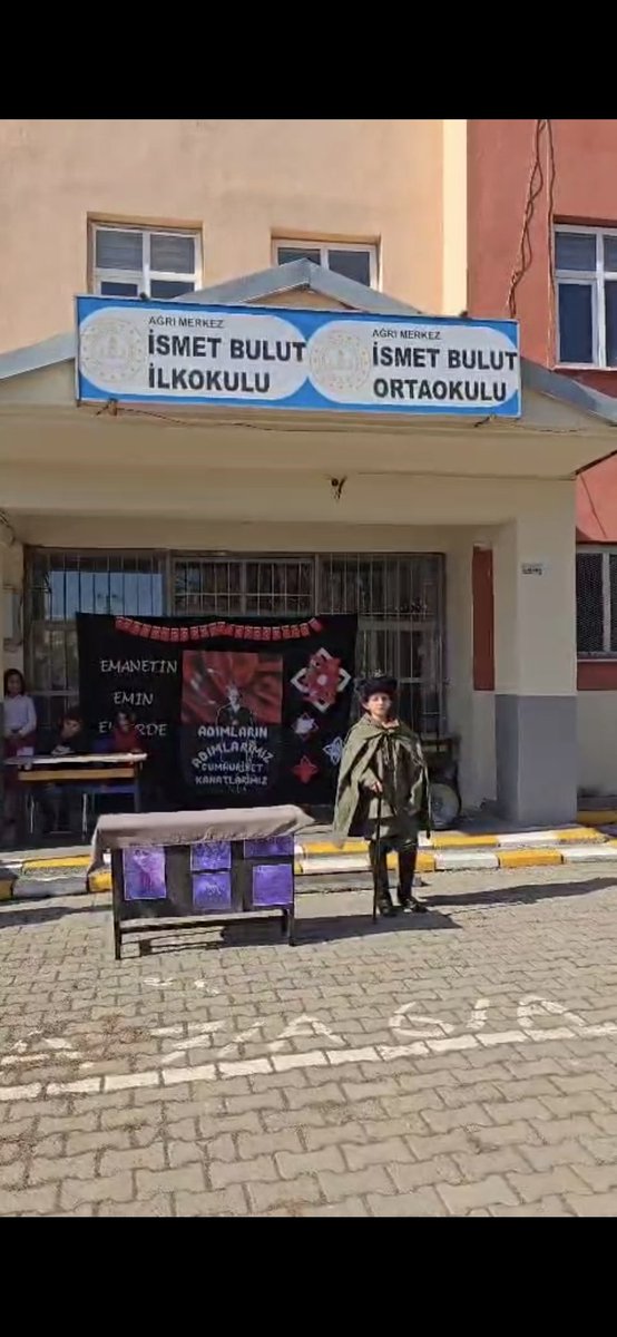 Balolukoo04's tweet photo. 🇹🇷 Cumhuriyetimizin 102. Yılı Kutlu Olsun! 🇹🇷
Okulumuzda büyük bir coşkuyla 29 Ekim Cumhuriyet Bayramı’nı kutladık.
Atatürk’ün bizlere emanet ettiği Cumhuriyetimizi, aynı inanç ve kararlılıkla yaşatmanın gururunu yaşıyoruz.

Yaşasın Cumhuriyet!
#29ekimcumhuriyetbayramı https://t.co/44YsZY8zPd