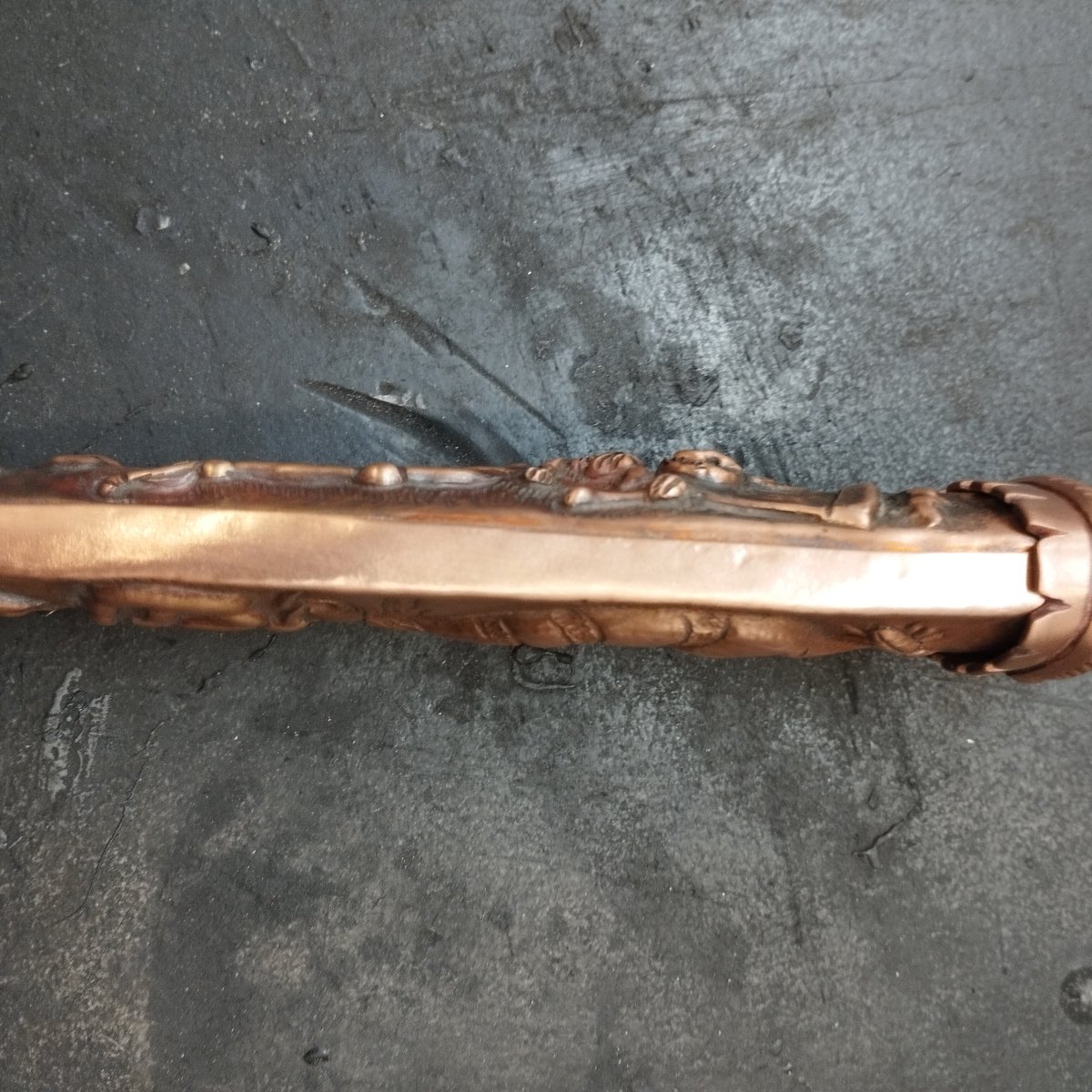 The scabbard itself is structurally done. I'll play a bit with the surfaces, and then it's time to finish the suspension chain.