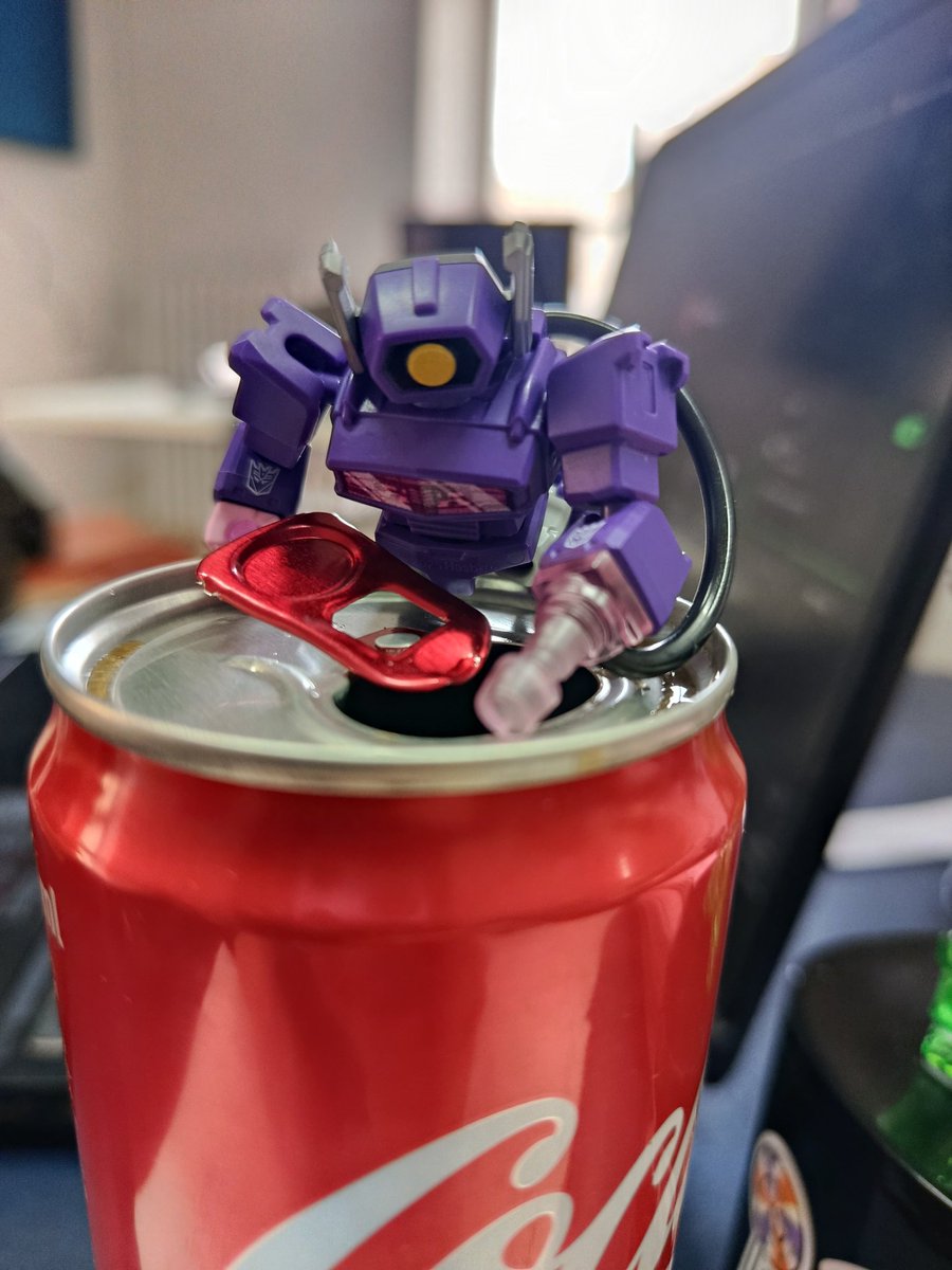 SylveonFrancy's tweet photo. A day with miny shockwave 💜
#Transformers #maccadam #tfg1 #Shockwave #transformersg1 #sketchs #chonkwave https://t.co/cFdjzMp3LA
