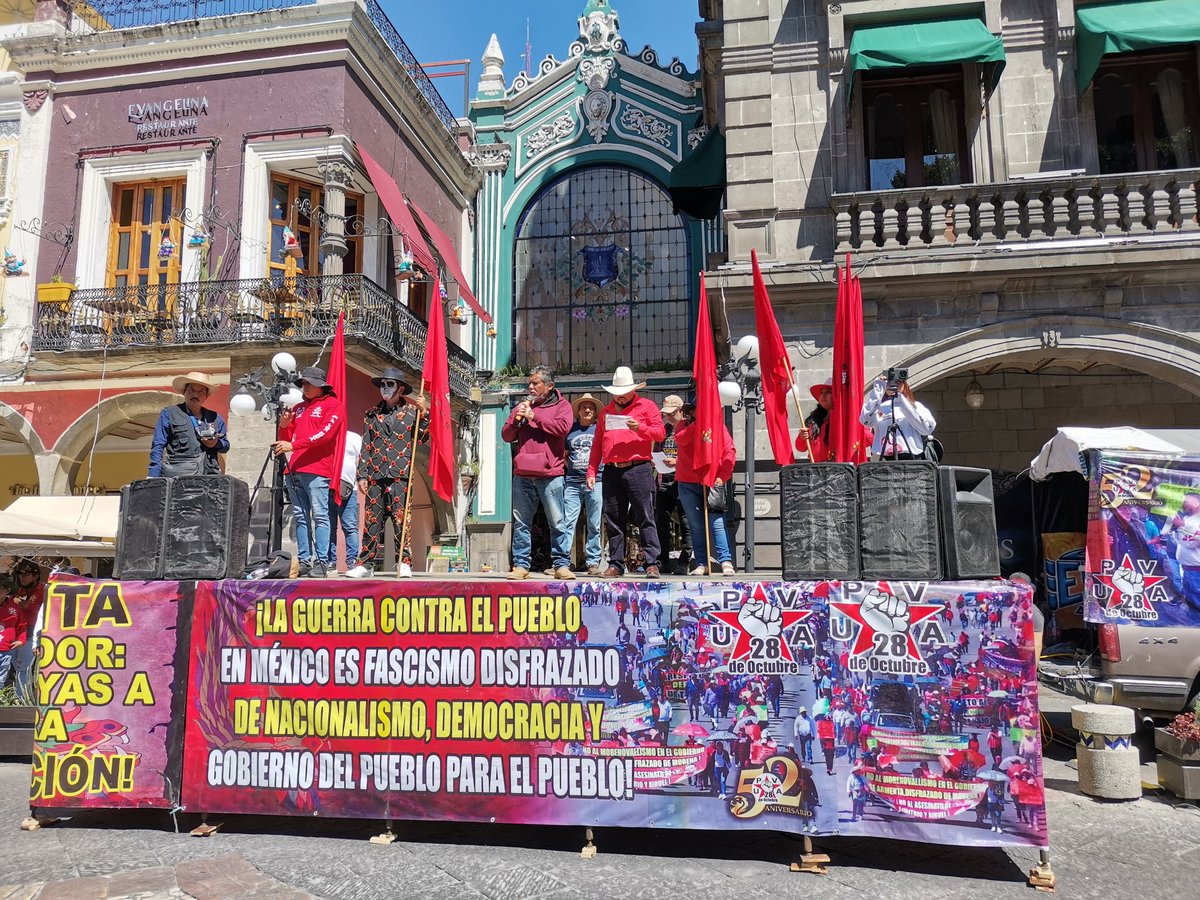 CNPA_MN's tweet photo. Presentes en el 52o aniversario de la fundación y de lucha de los compañeros de la Unión Popular de Vendedores y Ambulantes 28 de octubre en Puebla.
Justicia para nuestros compañeros asesinados, presos, desaparecidos y dezplazados!!
Alto a la represión al movimiento social!! https://t.co/QFSdrVYSNG