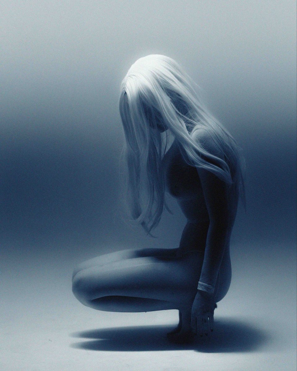 moodydarkroom's tweet image. Photographer X model duo