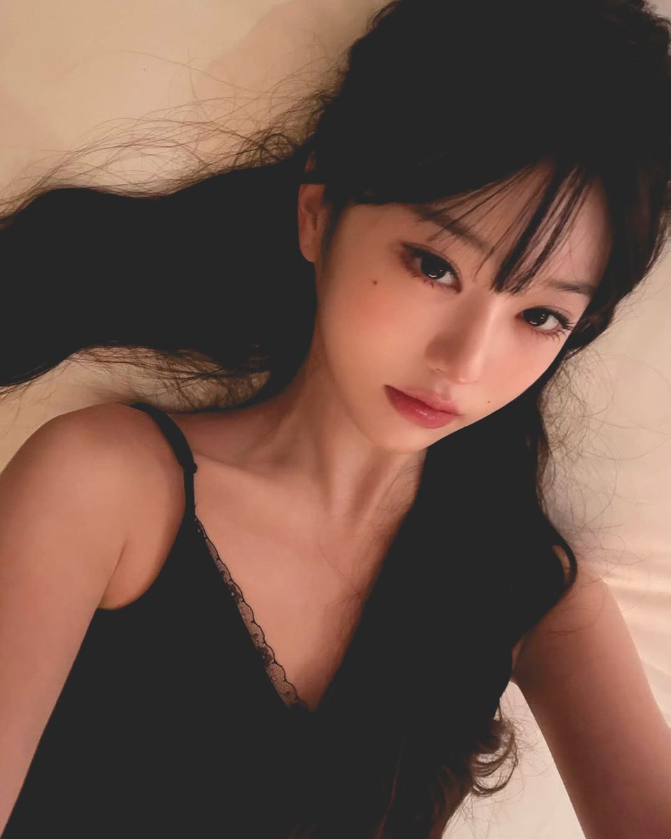 kwony's tweet photo. ㅤ  ㅤ  ㅤ  ㅤ ㅤ  ㅤ ❛    soft hair, satin dreams, and a little chaos behind sleepy eyes. I linger between sweetness and sin, tracing the night’s quiet glow with a wink. maybe it’s the lace or maybe it’s just me—delicate, dizzy, and a little too in love with the moonlight. ✿ https://t.co/xagot59MX7