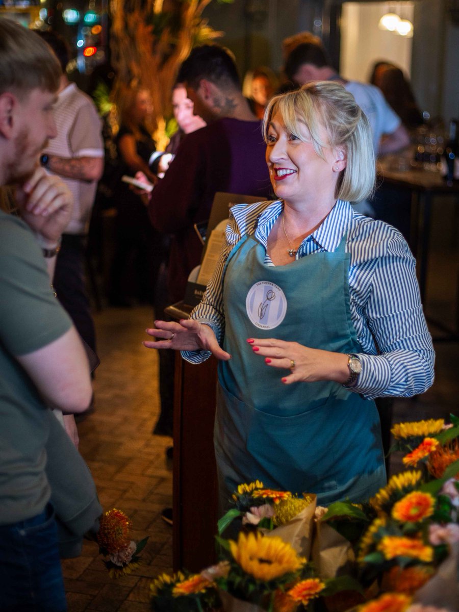 Barnaclelpool's tweet image. Making plans? Let us help you set the scene 🌸✨

Pre-order fresh flowers from Liverpool Flower Yard and two glasses of Henners sparkling wine... Waiting for you on arrival 🥂

The perfect little surprise ⚓

Book: bit.ly/460uMQu

#liverpoolfood #birthday #anniversary