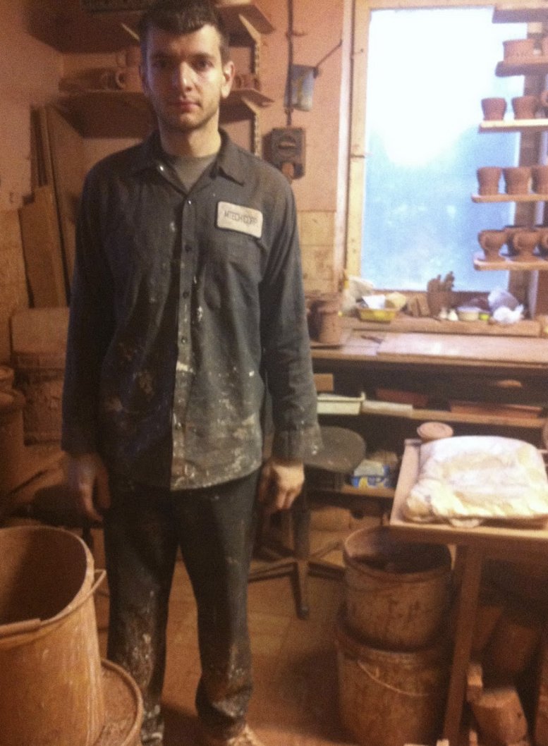 FedotOff90's tweet image. I went from working on a factory for $2 an hour in Poland to generating millions in ecom sales.
People told me I was f*cking crazy the entire way, here's what actually happened🧵👇🏼