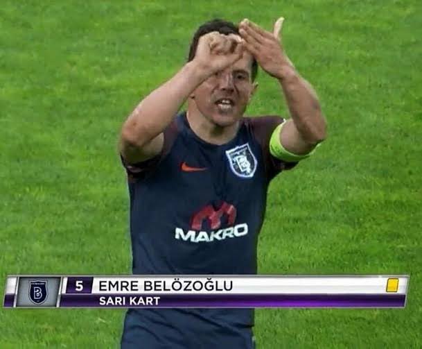 yolda yürürken bağcığın çözülmesini bile yapı piçine yazarken