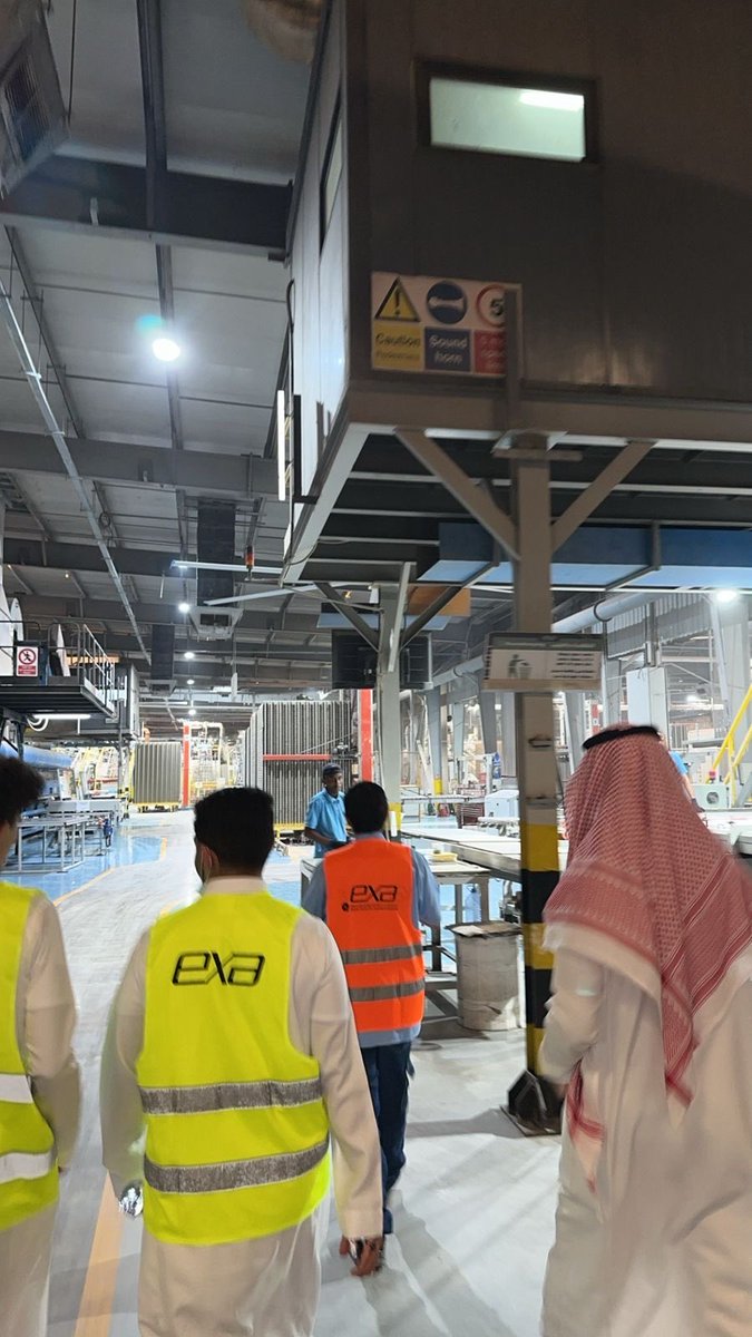 قام النادي الثقافي الاجتماعي بكلية العلوم بزيارة شركة EXA المتخصصة في صناعة البورسلان والسيراميك، واطّلع أعضاء النادي على أحدث تقنيات التصنيع ومعايير الجودة والاستدامة التي تعتمدها الشركة باستخدام الخامات المحلية.
زيارة ثرية تُجسّد تطور الصناعة السعودية ودعمها لأهداف رؤية 2030