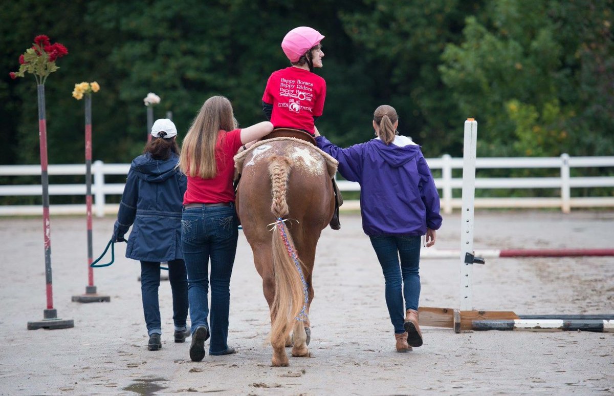 SCTechSystem's tweet image. The price tag? $0.
The payoff? Priceless.

Apprenticeship Carolina shows what’s possible when collaboration turns into impact – a stronger workforce, stronger communities, and a stronger South Carolina. 

👉 Read the full story: sctechsystem.edu/edge/apprentic…
