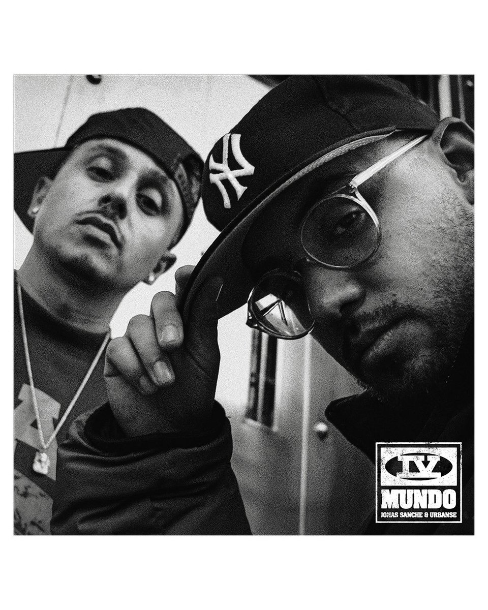 dzn_gio's tweet image. IV MUNDO - Diseño de portada, títulos, logo, créditos y demás.