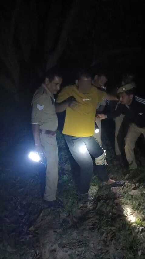 meerutpolice's tweet image. थाना खरखौदा #MeerutPolice द्वारा पुलिस मुठभेड़ के दौरान 25,000 रुपये का पुरस्कार घोषित हिस्ट्रीशीटर अपराधी गिरफ्तार करने के संबंध में क्षेत्राधिकारी किठौर की बाइट। #CrackDown #UPPolice 
@Uppolice @adgzonemeerut @digrangemeerut