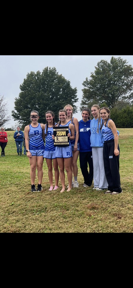 Congratulations to our very own Lindsay Kwiatkowski and her XC teammates on getting to State!