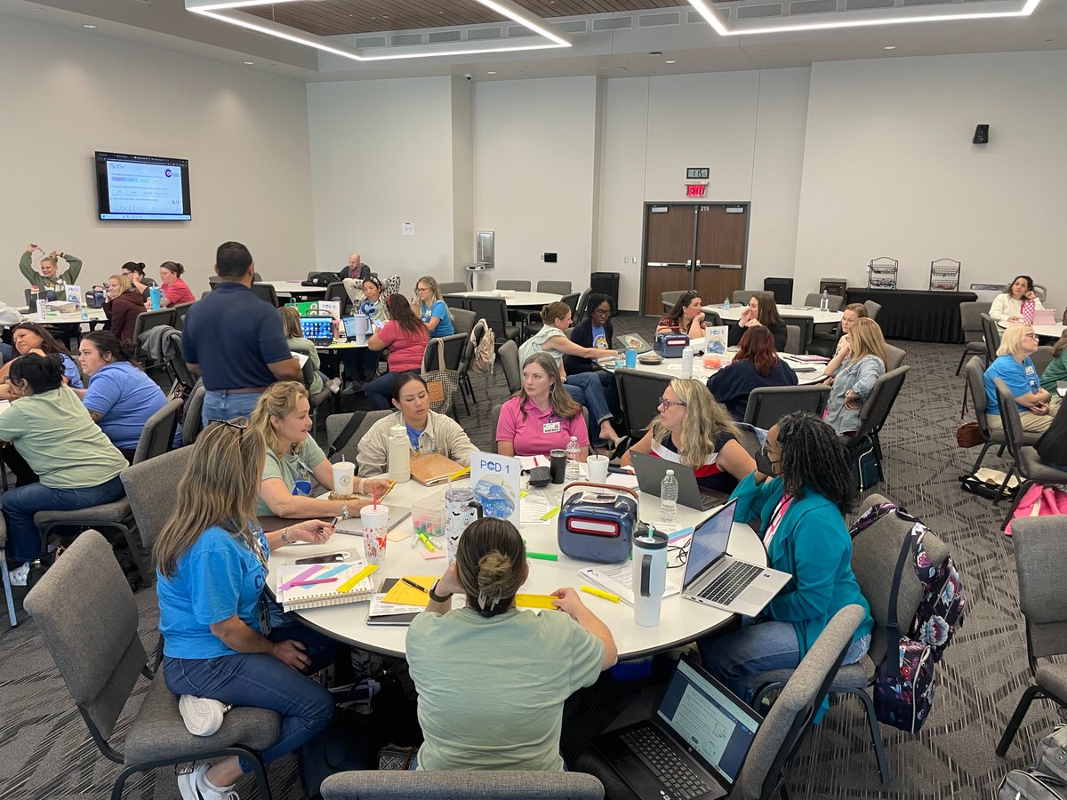 CISD_Connects's tweet image. Katie and Alex shared all about the different kinds of screen time—learning, creating, and playing—at the Language Arts Symposiums! 📷📷 #InstructionalTechnology #DigitalCitizenship