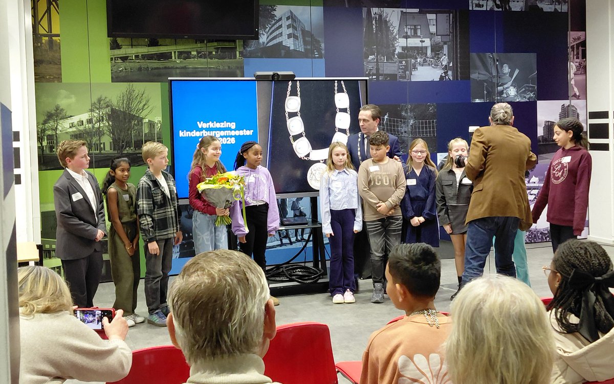 Morgen spannende grote mensen verkiezingen, maar vandaag was er nog een spannende verkiezing in #Zoetermeer, die van de nieuwe Kinderburgemeester!

<a href="/angelosvlahos/">Angelos Vlahos</a> was er namens ons bij. Super knap en stoer hoe de elf jonge kandidaten zich presenteerden! Gefeliciteerd Sarah!