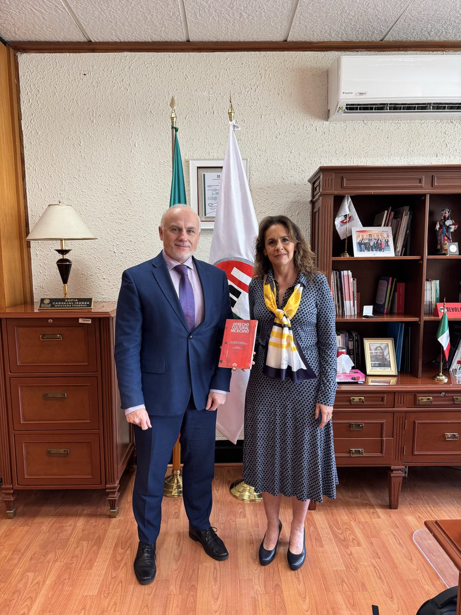 La <a href="/SAI_PRI/">SAI del CEN del PRI</a> felicita al Excmo. Sr. Tomáš Hart, Embajador de #RepúblicaCheca, y a su pueblo por la conmemoración del Día Nacional de su país.

<a href="/PRI_Nacional/">PRI</a> <a href="/sofiacarvajali/">Sofía Carvajal Isunza</a>