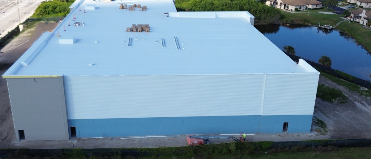 ForgeBuildingC1's tweet image. Forging ahead towards the completion of this 140,400 sf, self storage project in Port Charlotte, FL. This facility will provide the local community with over 1,100 climate-controlled units to keep their valuables safe and weather-proofed from the Florida sun and humidity.