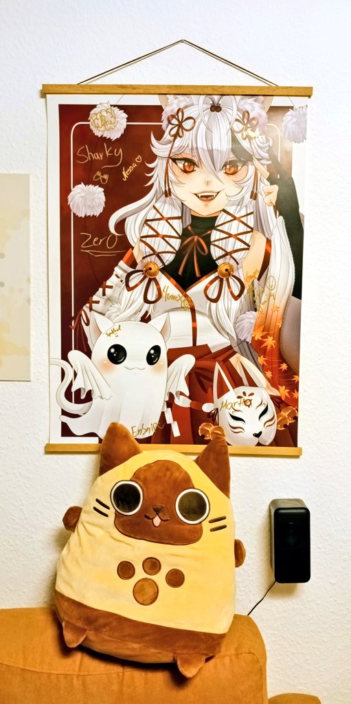 Schaut Mal was da cooles an der wooigen wand hängt uwu