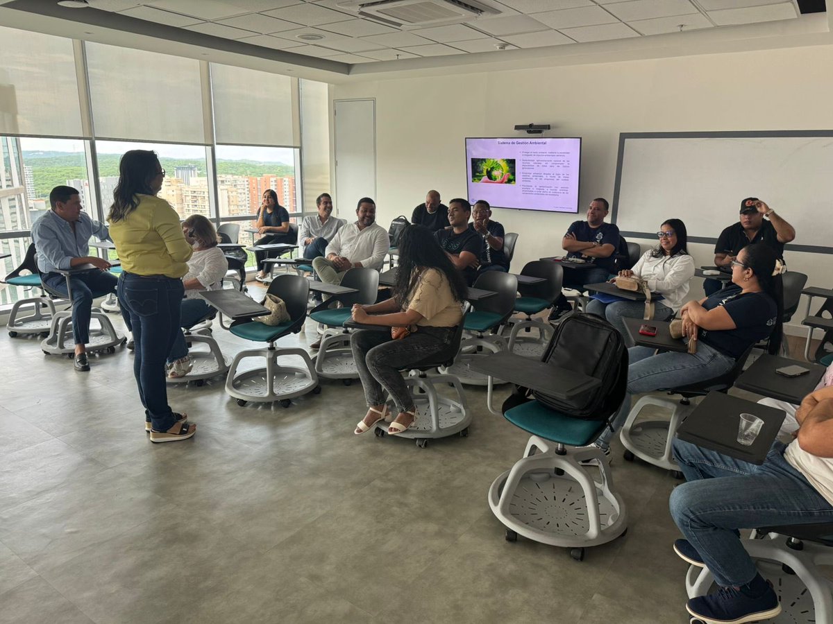 Concejodebaq's tweet image. 🙌✅ ICONTEC capacita al Concejo de Barranquilla en la implementación de la norma ISO 14001.