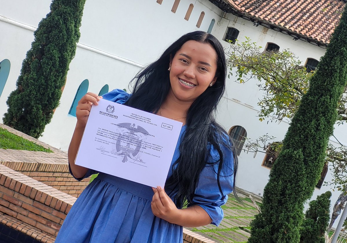 🎉 Muy felices con la entrega de credencial a nuestra consejera municipal de juventud, Paola Santos 💪💙
Un paso más para seguir trabajando por los jóvenes de Ibagué. 🙌
¡Gracias a todos los que nos acompañaron y creen en el liderazgo juvenil! 💫🤝
#Juventud #Ibagué #CMJ